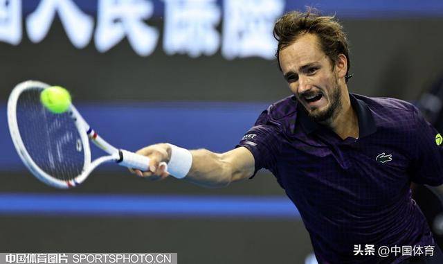 日本网球队完胜德国网球队,梅德韦杰夫统治全场的简单介绍 日本网球队完胜德国网球队,梅德韦杰夫统治全场的简单介绍