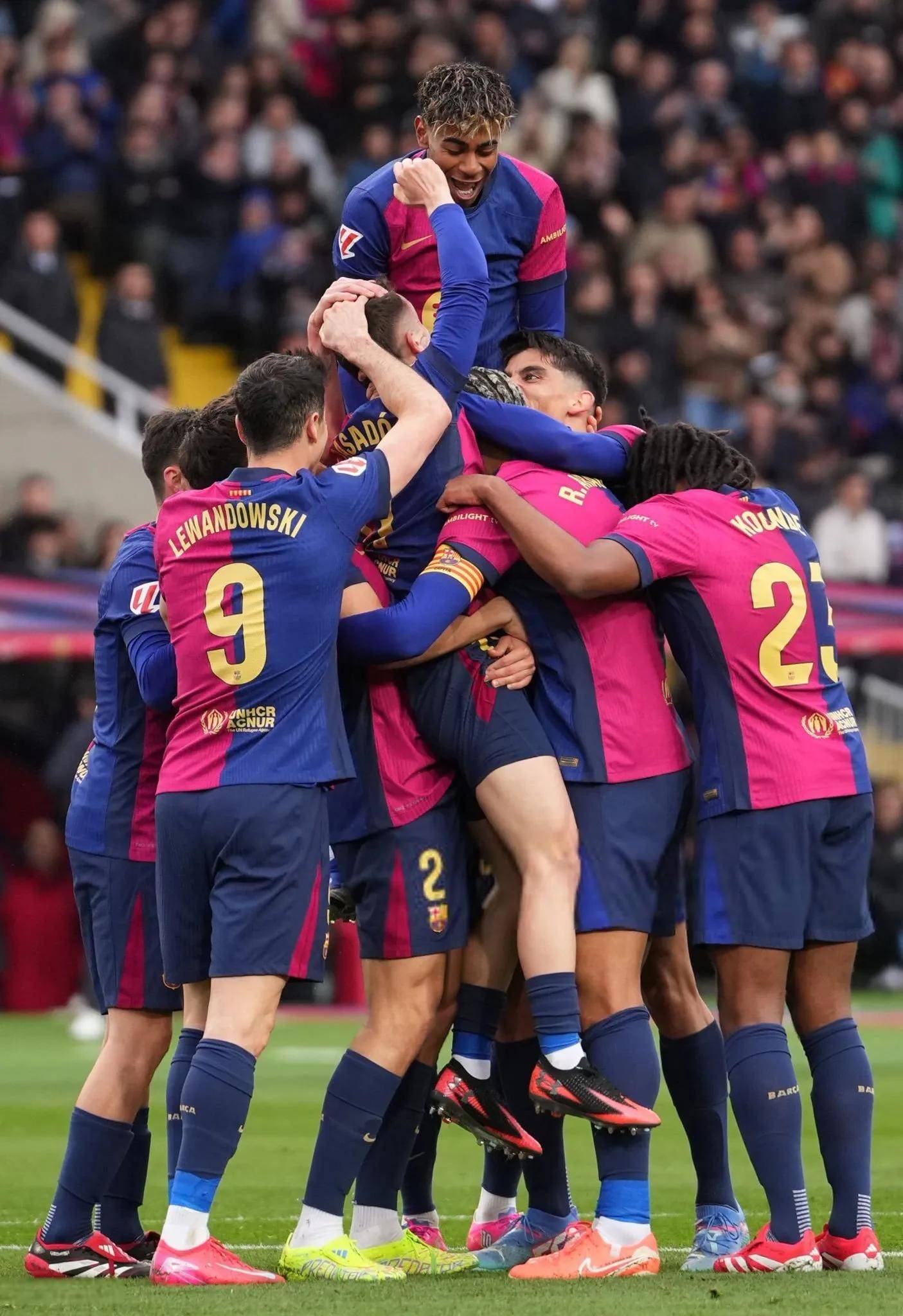 曼联憾负利物浦，遗憾出局无缘四强的简单介绍