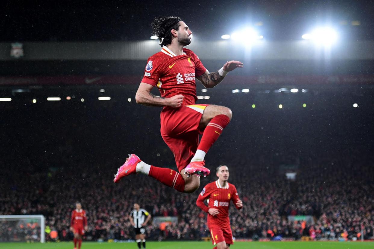 包含利物浦胜曼城，稳固领先优势的词条