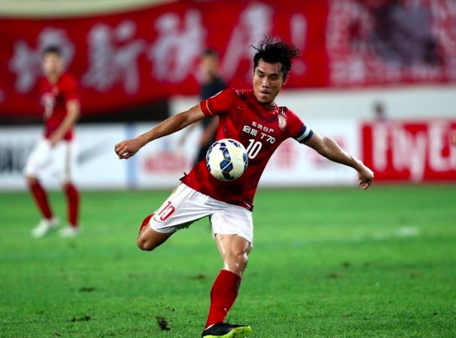 包含苏宁战平大连海报，保持不败状态的词条