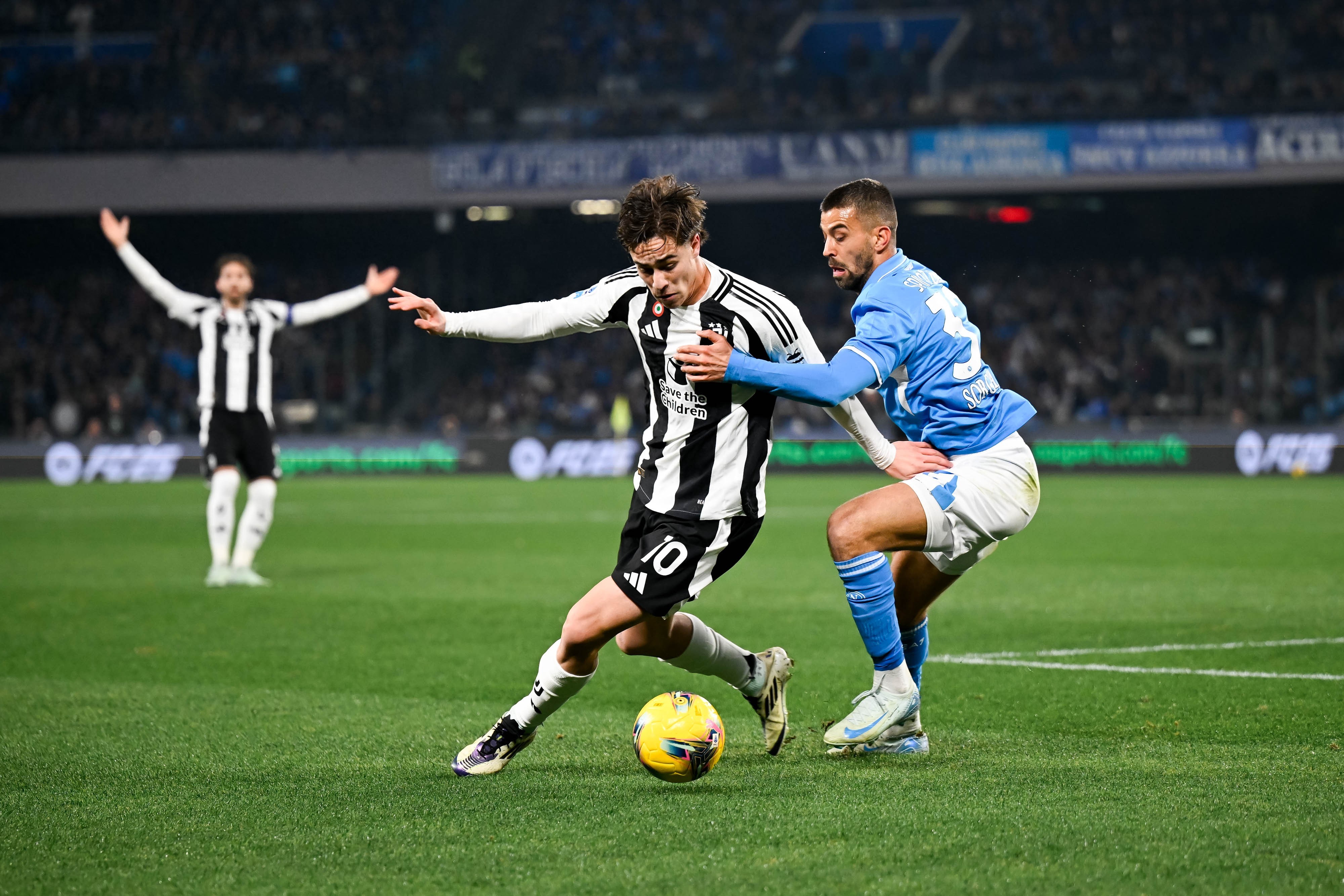 关于尤文图斯惊险胜马竞，晋级四强的信息