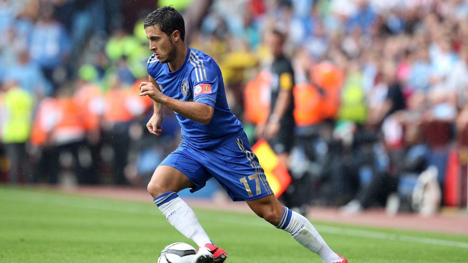 维尼修斯攻防转换核心引领战术革命，英格兰淘汰赛过关贝蒂斯展现现代足球进化